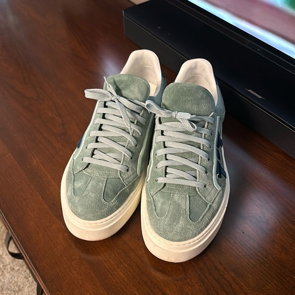Salvatore Ferragamo men’s sneaker (Ferragamo size 8.5M)